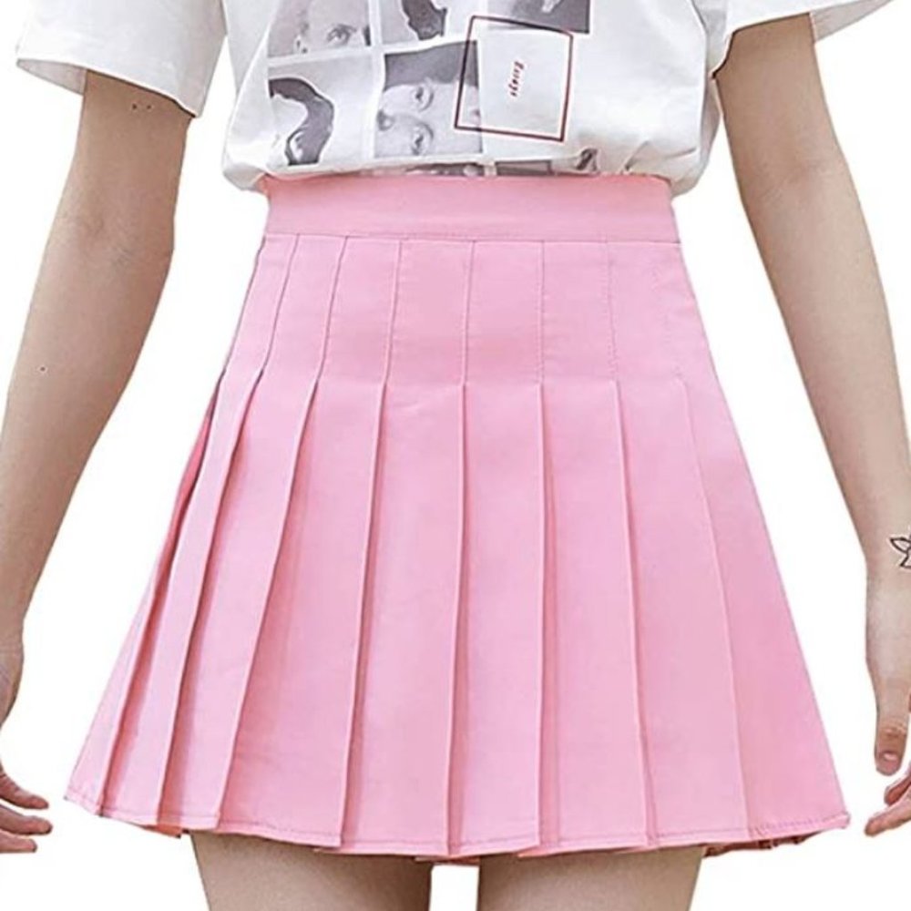pink pleated skirt